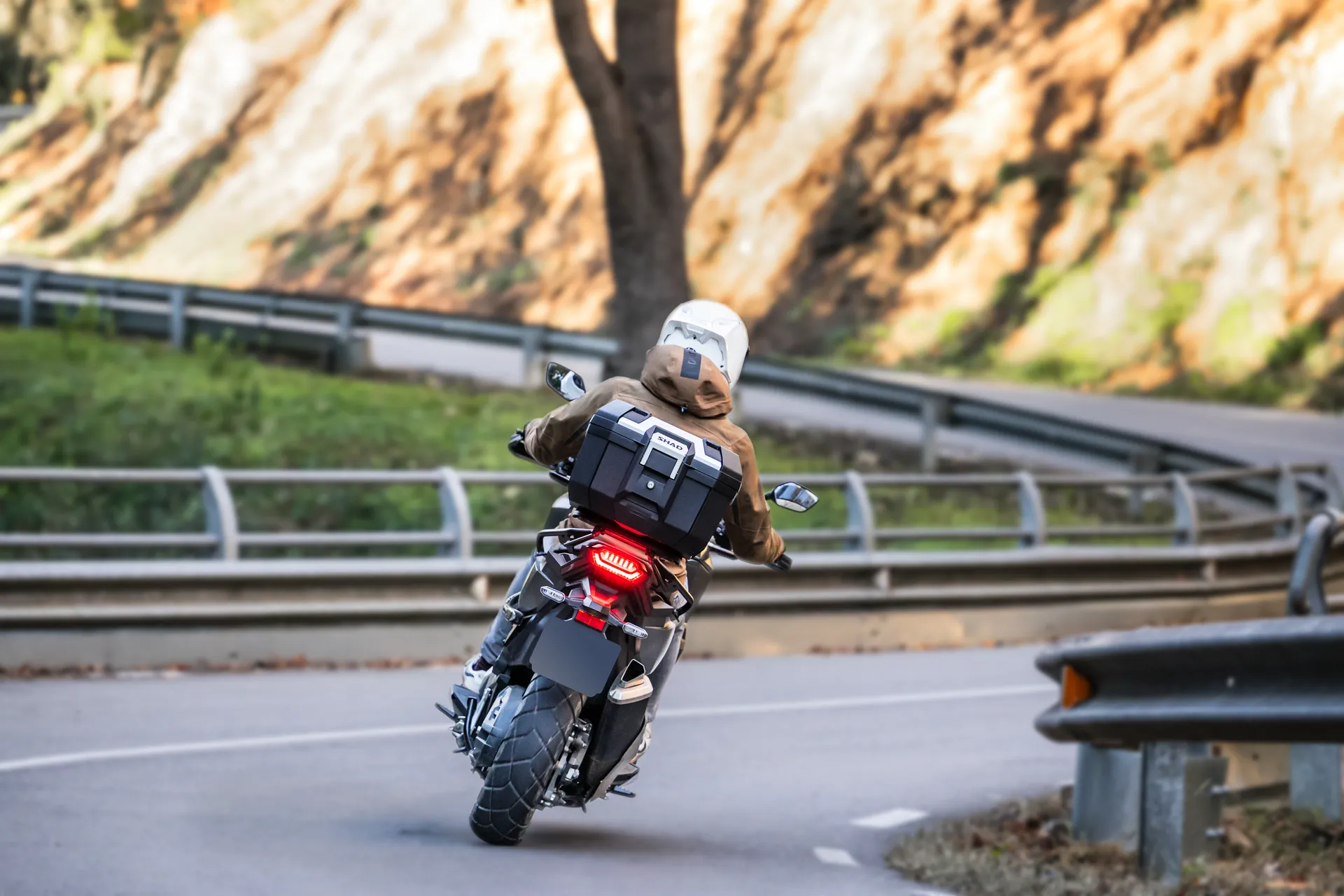 TERRAを装着して走るライダー